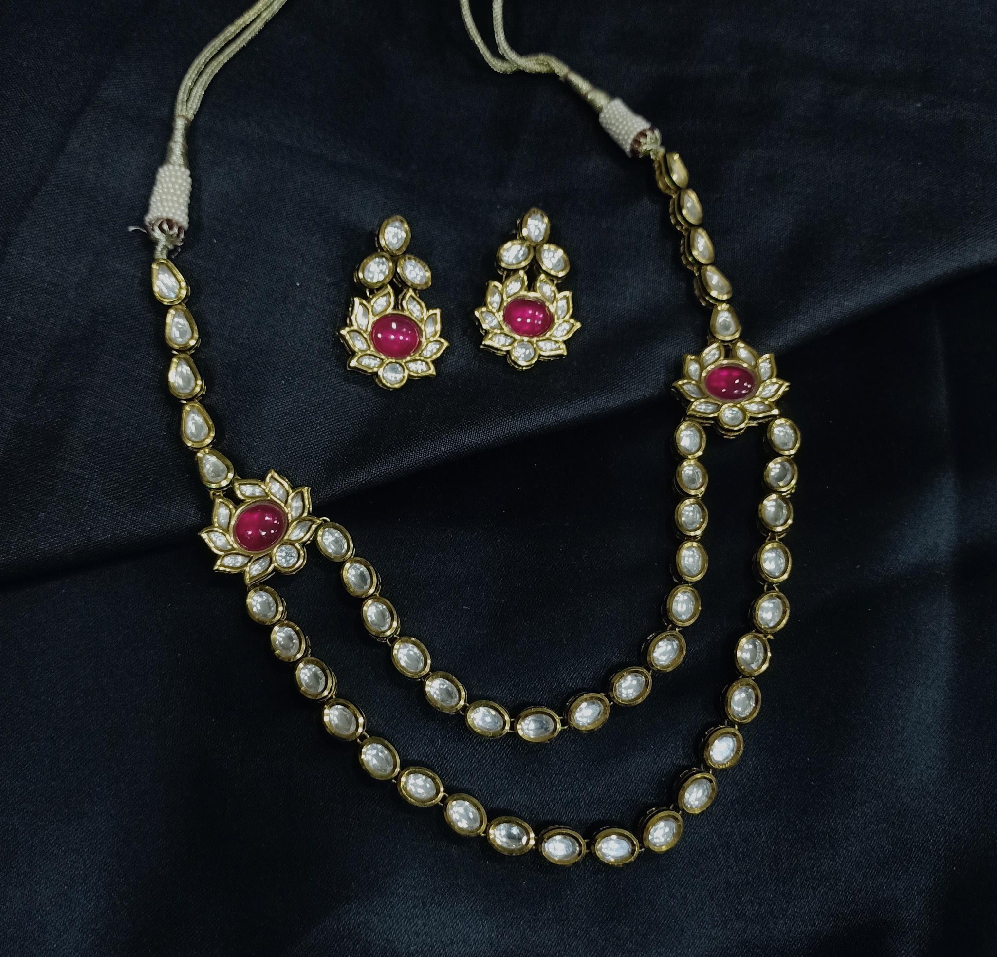 Kundan mugappu Necklace